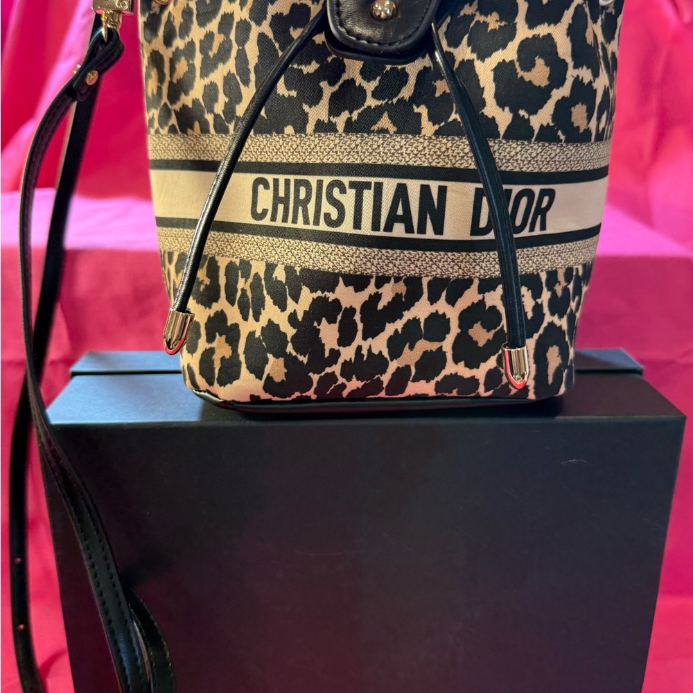 VIP GWP Leopard Print Women's Bag